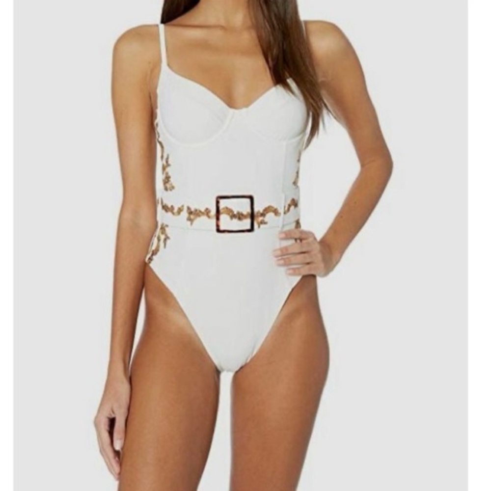 WEWOREWHAT Danielle One Piece Yacht
trendy Victorian Belt Summer Swim Suit NWT L